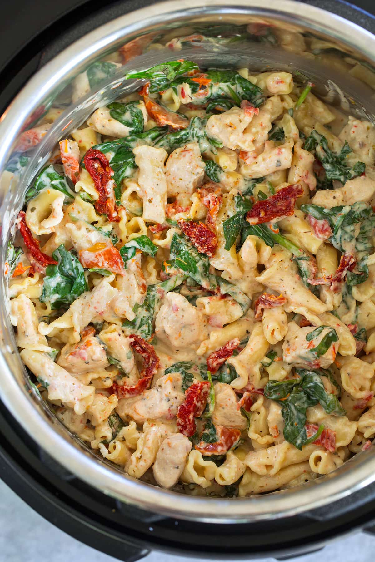 One-Pot Instant Pot Creamy Tuscan Chicken Pasta: Weeknight Win